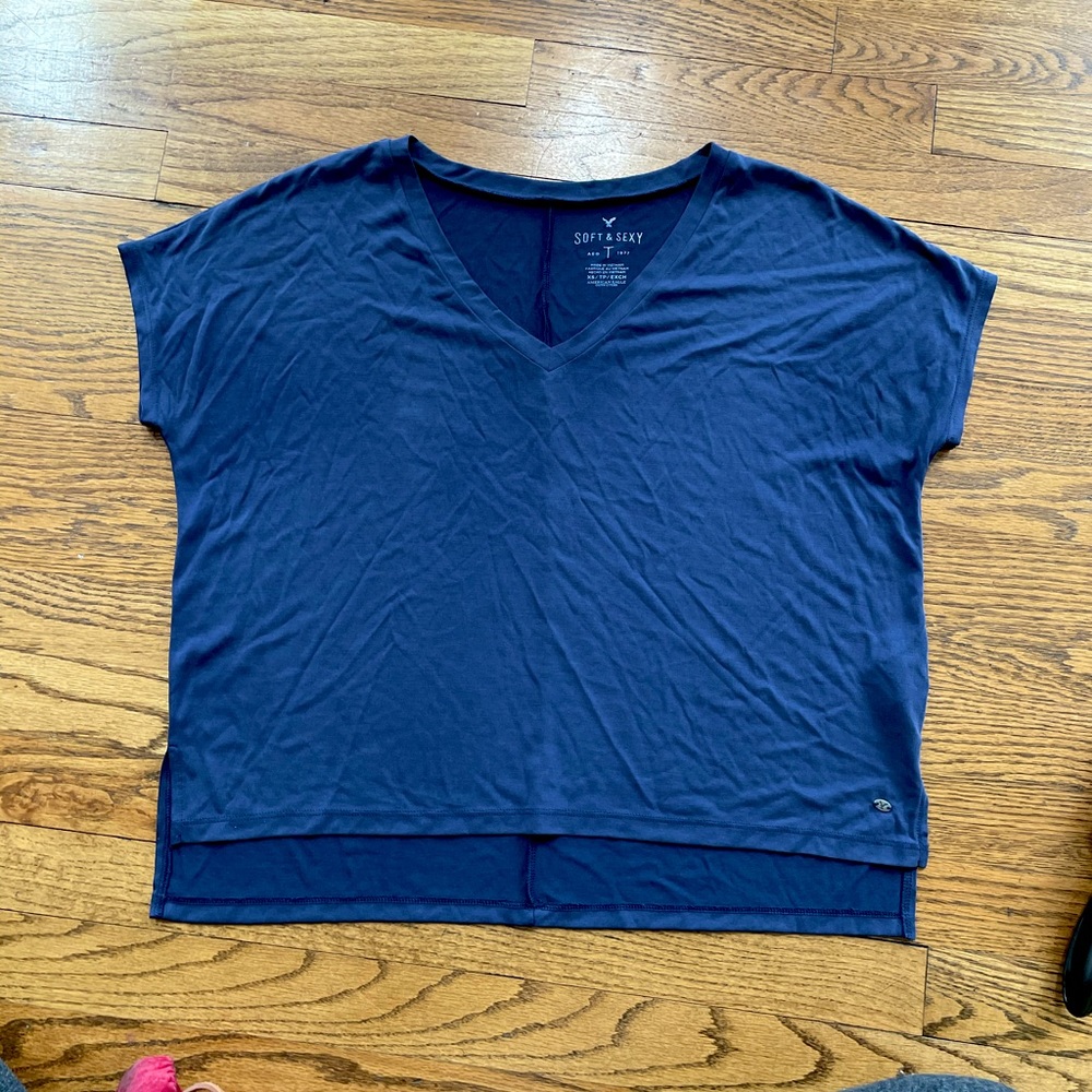 AE V-Neck Layering Tee